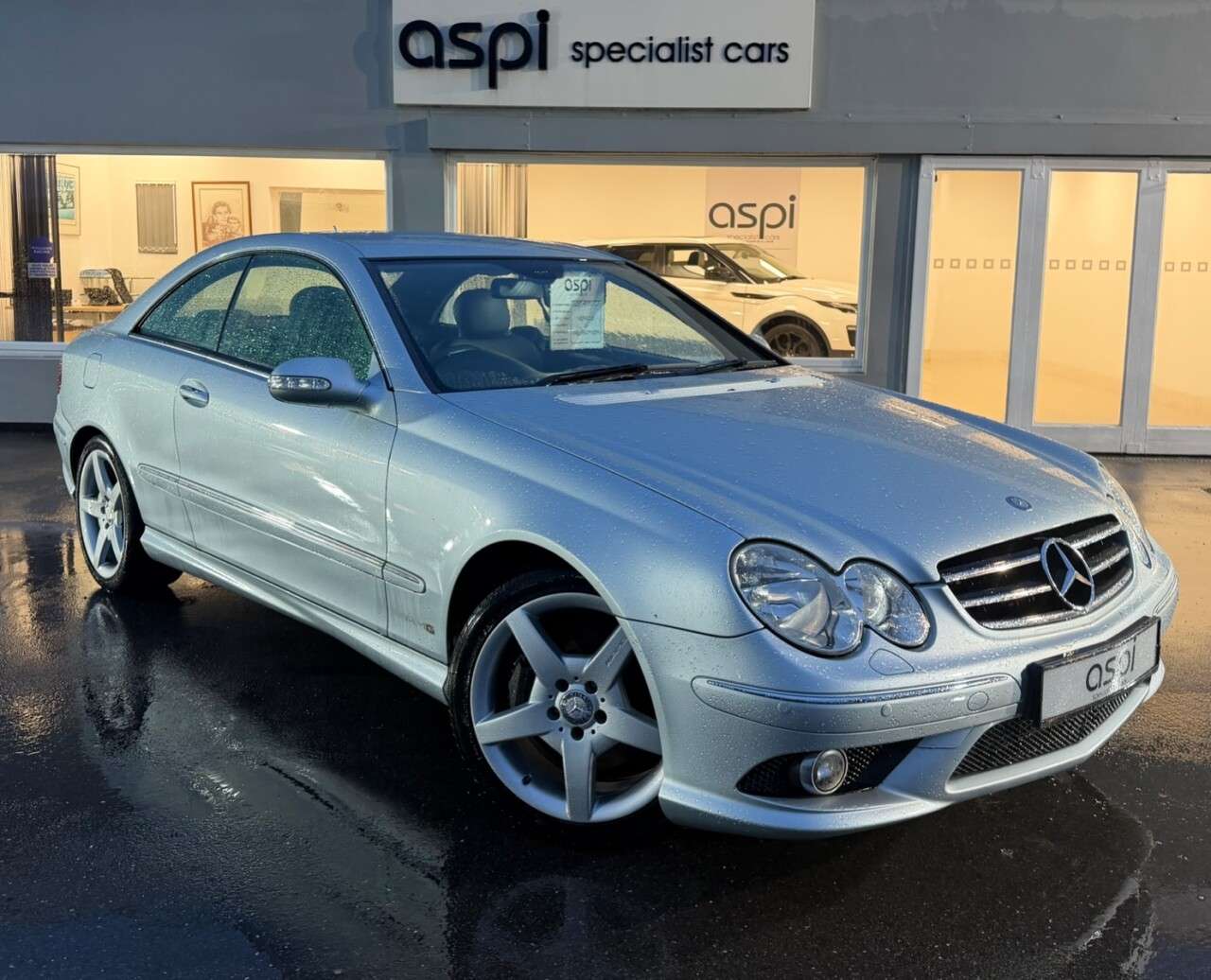 A 2007 MERCEDES-BENZ CLK 1.8 CLK200 Kompressor Sport Coupe 2dr Petrol Automatic (207 g/km, 163 bhp) A 2007 MERCEDES-BENZ CLK 1.8 CLK200 Kompressor Sport Coupe 2dr Petrol Automatic (207 g/km, 163 bhp)