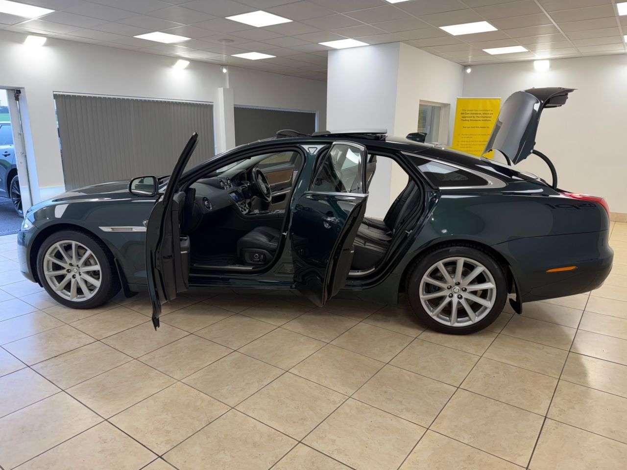 2016 JAGUAR XJ 2016 JAGUAR XJ