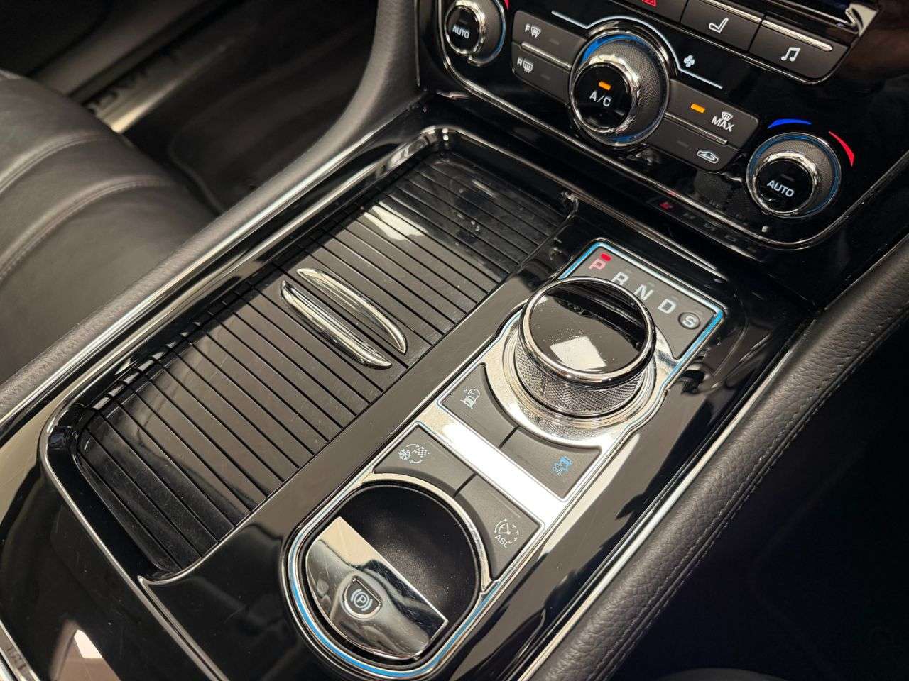 2016 JAGUAR XJ 2016 JAGUAR XJ