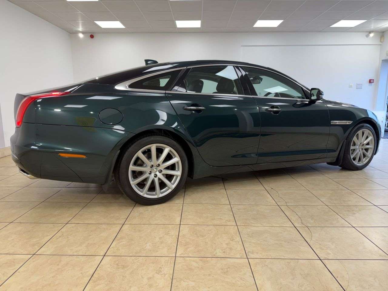 2016 JAGUAR XJ 2016 JAGUAR XJ