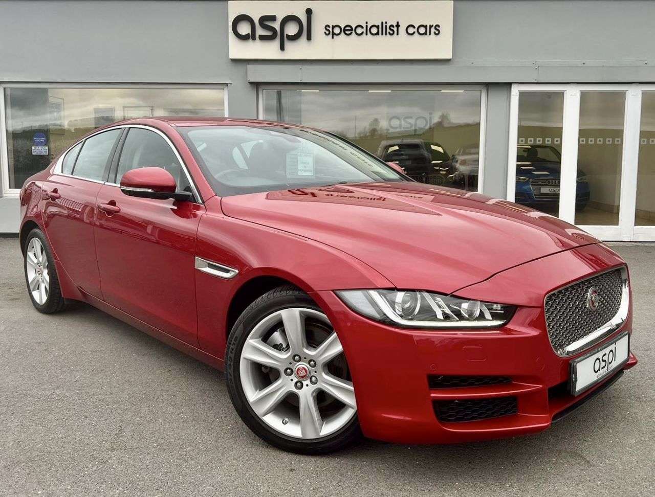 A 2017 JAGUAR XE 2.0i Portfolio Saloon 4dr Petrol Auto Euro 6 (s/s) (200 ps) FULL DETAILS - A 2017 JAGUAR XE 2.0i Portfolio Saloon 4dr Petrol Auto Euro 6 (s/s) (200 ps) FULL DETAILS -