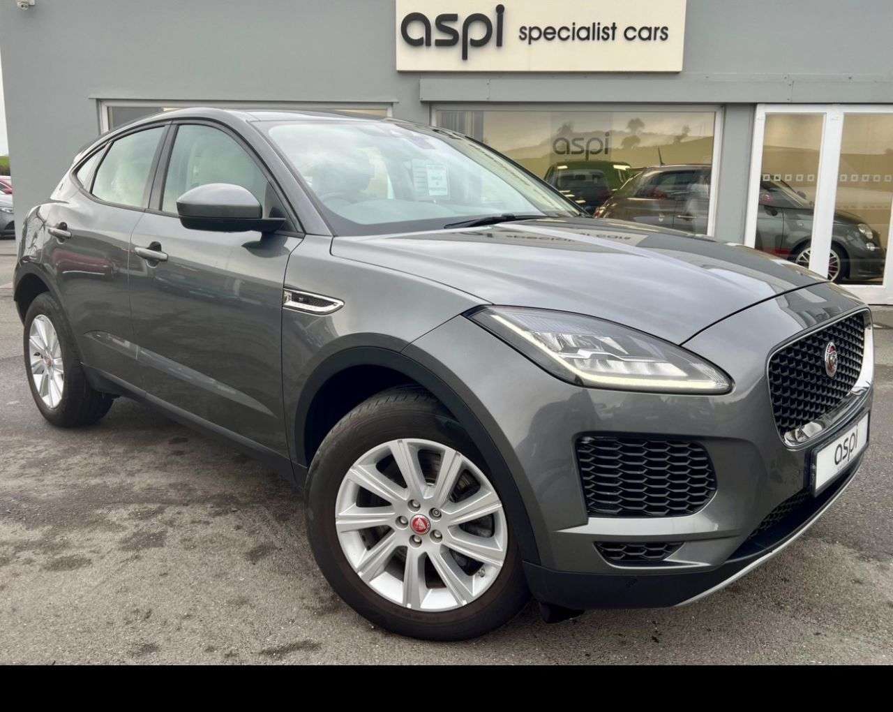 A 2018 JAGUAR E-PACE 2.0 P250 S SUV 5dr Petrol Auto AWD Euro 6 (s/s) (249 ps) PARKING CAMERA, HE A 2018 JAGUAR E-PACE 2.0 P250 S SUV 5dr Petrol Auto AWD Euro 6 (s/s) (249 ps) PARKING CAMERA, HE