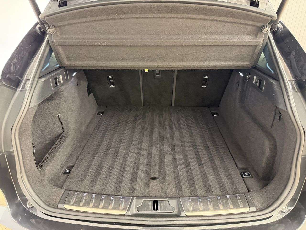 2021 JAGUAR F-PACE 2021 JAGUAR F-PACE