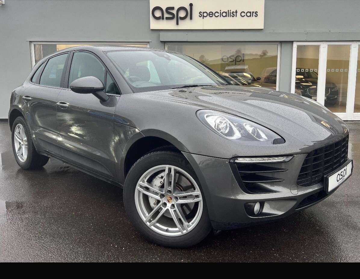 A 2014 PORSCHE MACAN 3.0 TD V6 S SUV 5dr Diesel PDK 4WD Euro 6 (s/s) (258 ps) BOSE, CRUISE, REVE A 2014 PORSCHE MACAN 3.0 TD V6 S SUV 5dr Diesel PDK 4WD Euro 6 (s/s) (258 ps) BOSE, CRUISE, REVE