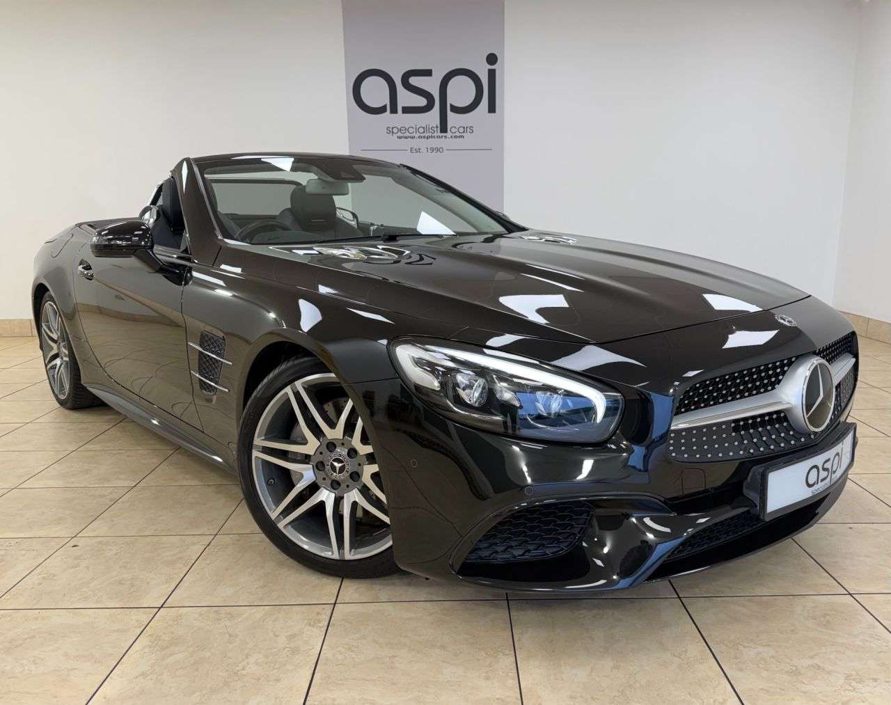 A 2018 MERCEDES-BENZ SL 4.7 SL500 V8 AMG Line (Premium) Roadster 2dr Petrol G-Tronic+ Euro 6 (s/s) A 2018 MERCEDES-BENZ SL 4.7 SL500 V8 AMG Line (Premium) Roadster 2dr Petrol G-Tronic+ Euro 6 (s/s)