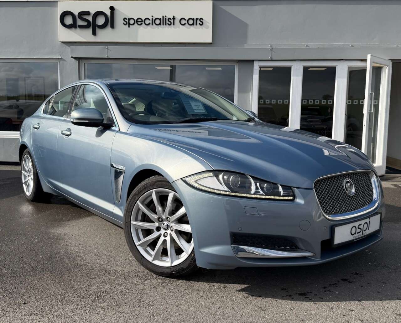 2013 JAGUAR XF 2013 JAGUAR XF