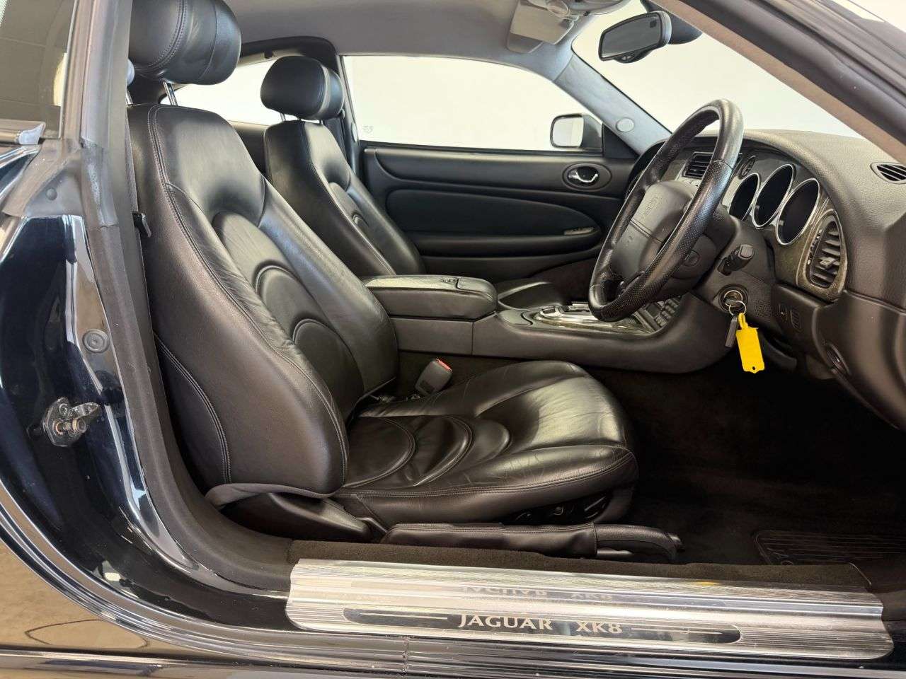 2005 JAGUAR XK8 2005 JAGUAR XK8
