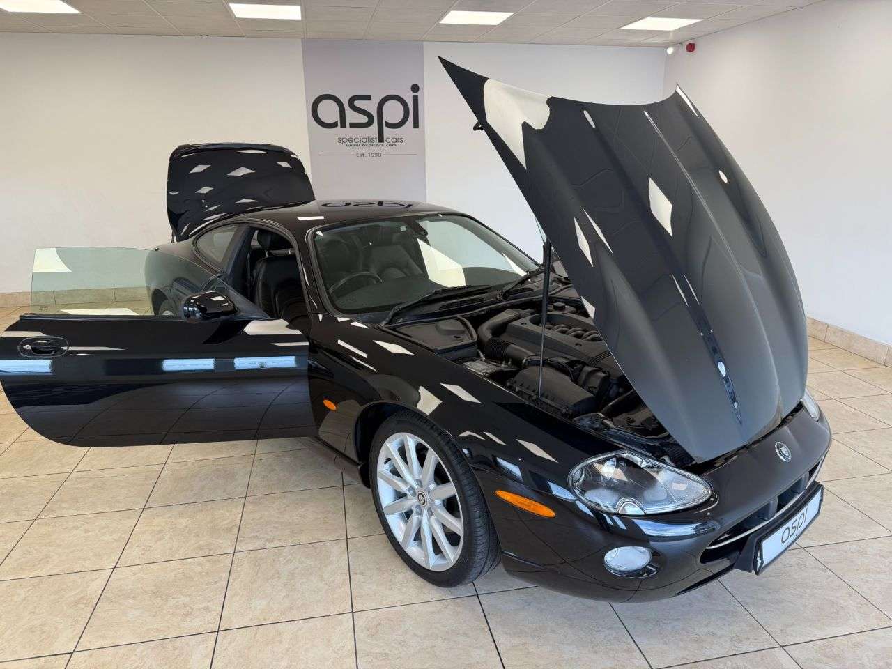 2005 JAGUAR XK8 2005 JAGUAR XK8