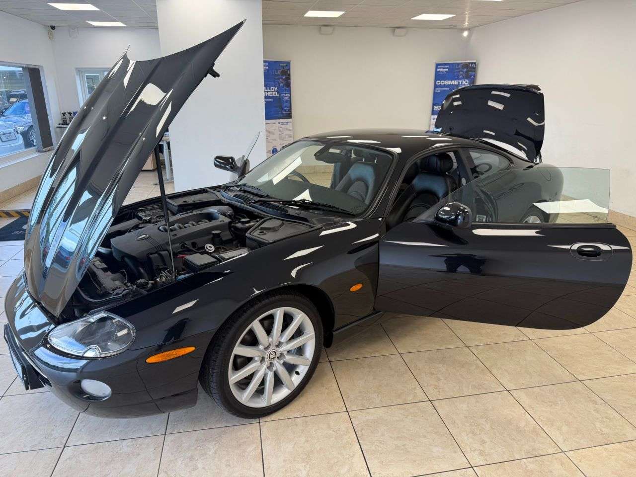 2005 JAGUAR XK8 2005 JAGUAR XK8