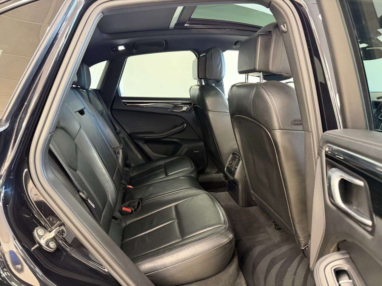 2014 PORSCHE MACAN 2014 PORSCHE MACAN