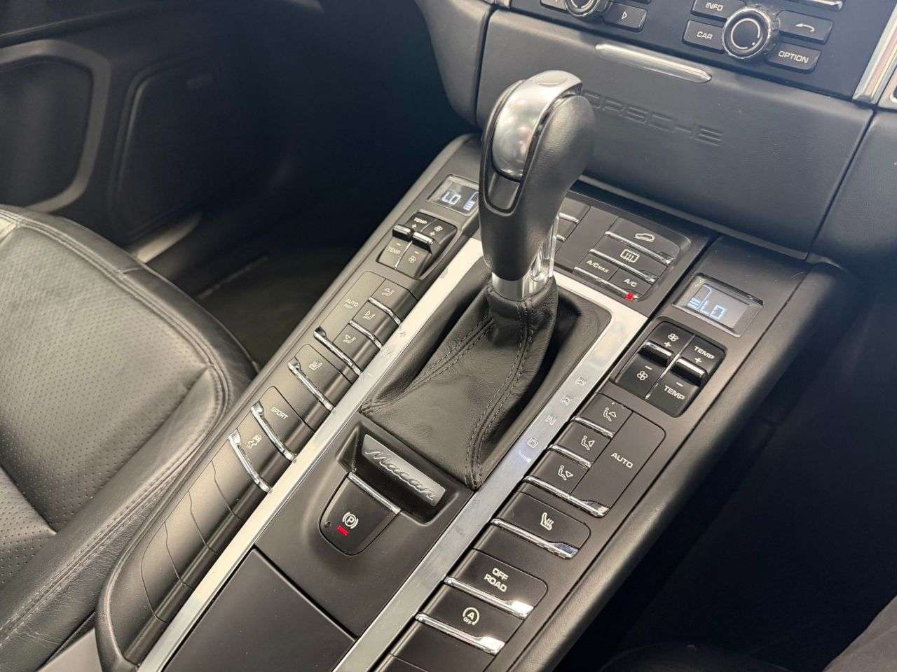 2014 PORSCHE MACAN 2014 PORSCHE MACAN