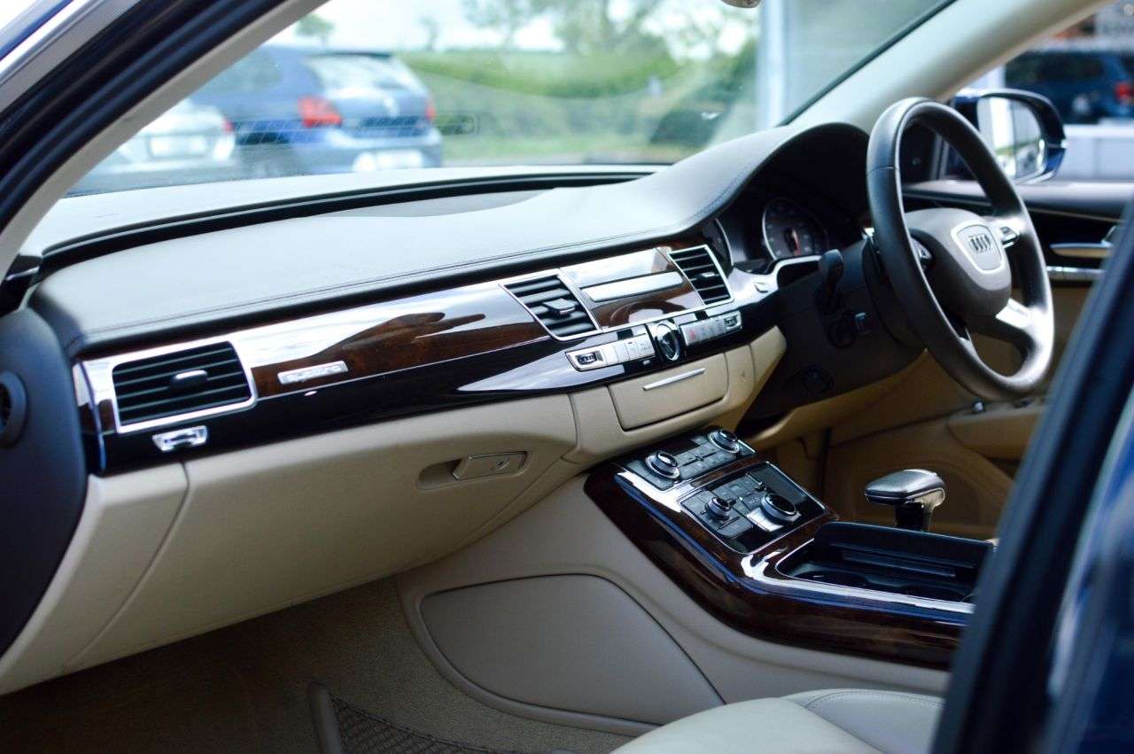 A 2013 AUDI A8 3.0 TDI V6 SE Saloon 4dr Diesel Tiptronic quattro Euro 5 (s/s) (250 ps) FUL A 2013 AUDI A8 3.0 TDI V6 SE Saloon 4dr Diesel Tiptronic quattro Euro 5 (s/s) (250 ps) FUL