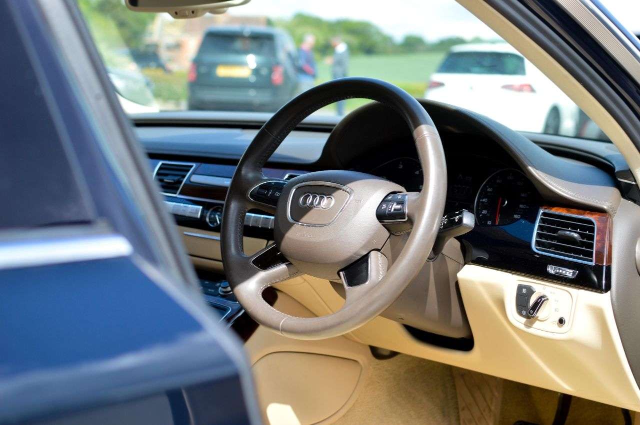 2013 AUDI A8 2013 AUDI A8