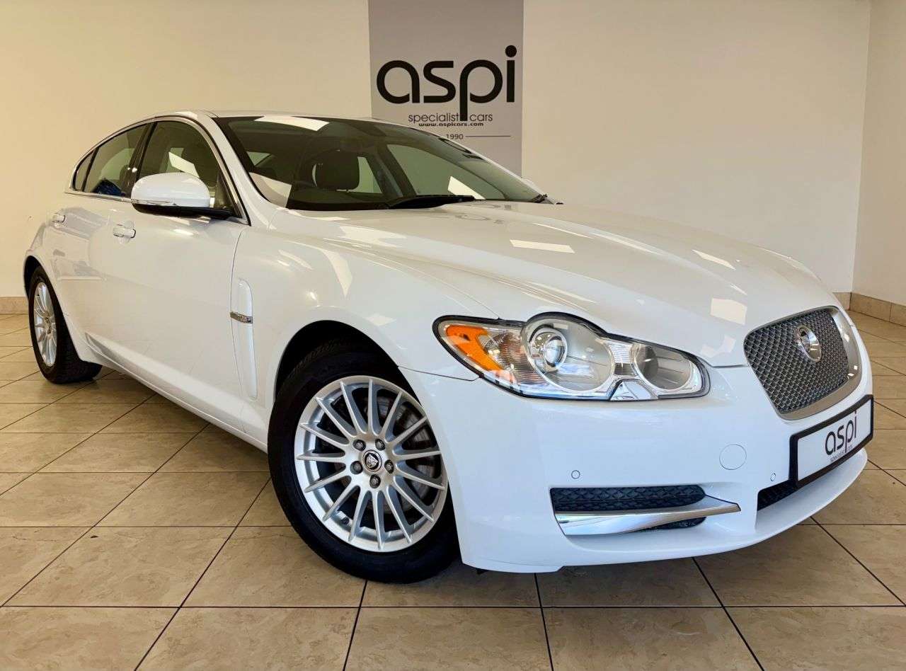 A 2010 JAGUAR XF 3.0 V6 Luxury Saloon 4dr Petrol Auto Euro 4 (238 ps) PDC, CRUISE, WOOD TRIM A 2010 JAGUAR XF 3.0 V6 Luxury Saloon 4dr Petrol Auto Euro 4 (238 ps) PDC, CRUISE, WOOD TRIM