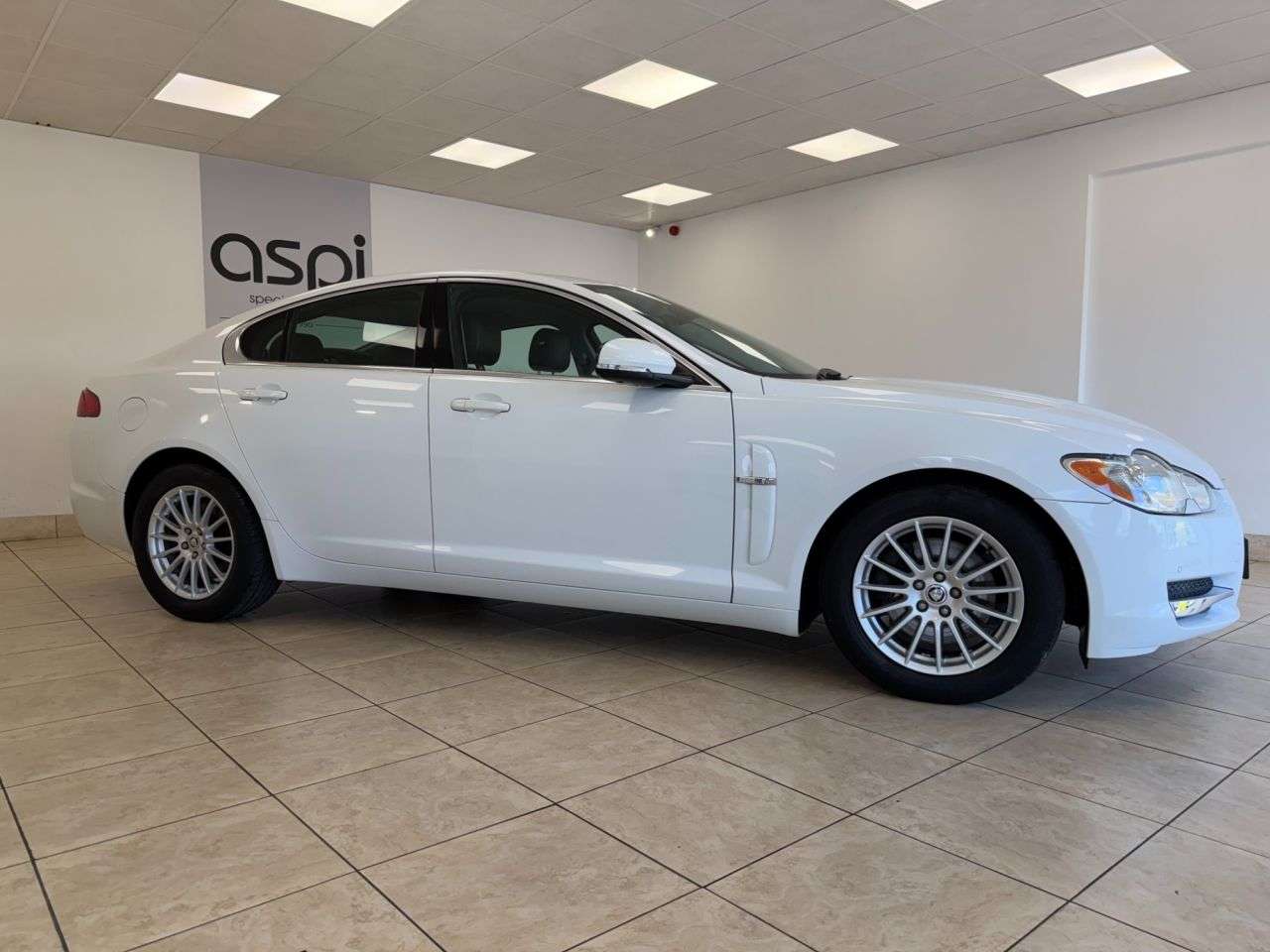 2010 JAGUAR XF 2010 JAGUAR XF