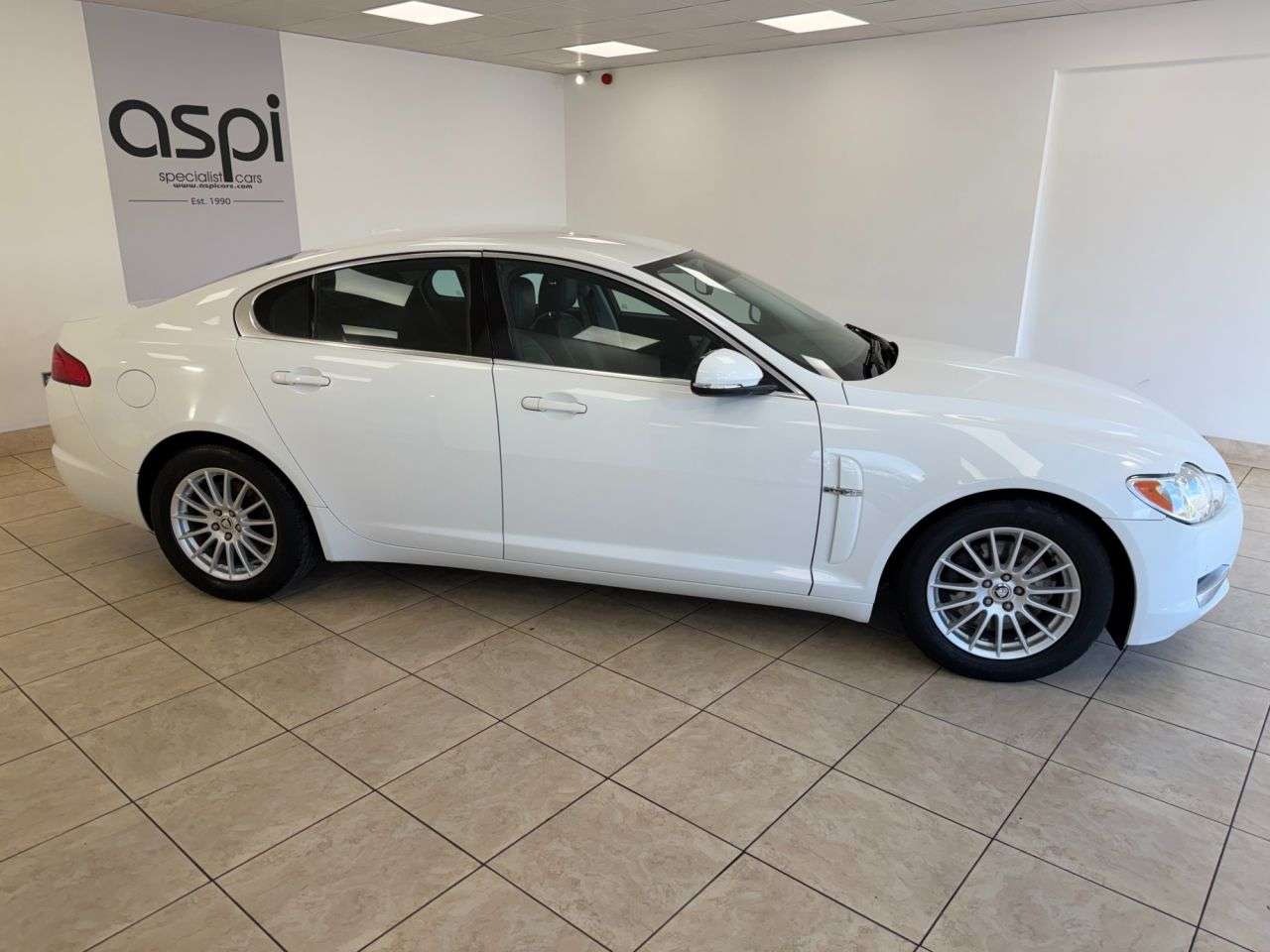 2010 JAGUAR XF 2010 JAGUAR XF
