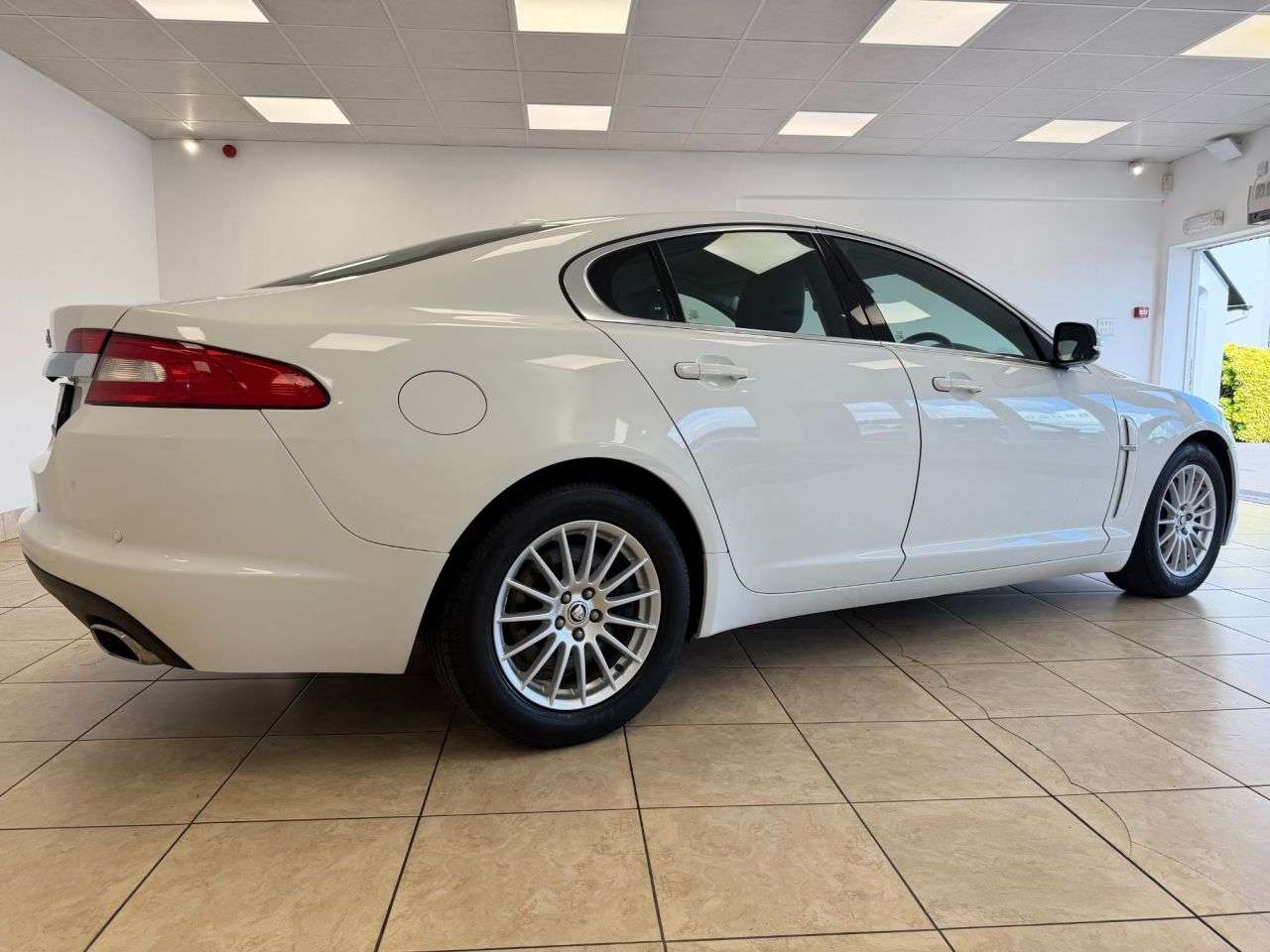 2010 JAGUAR XF 2010 JAGUAR XF