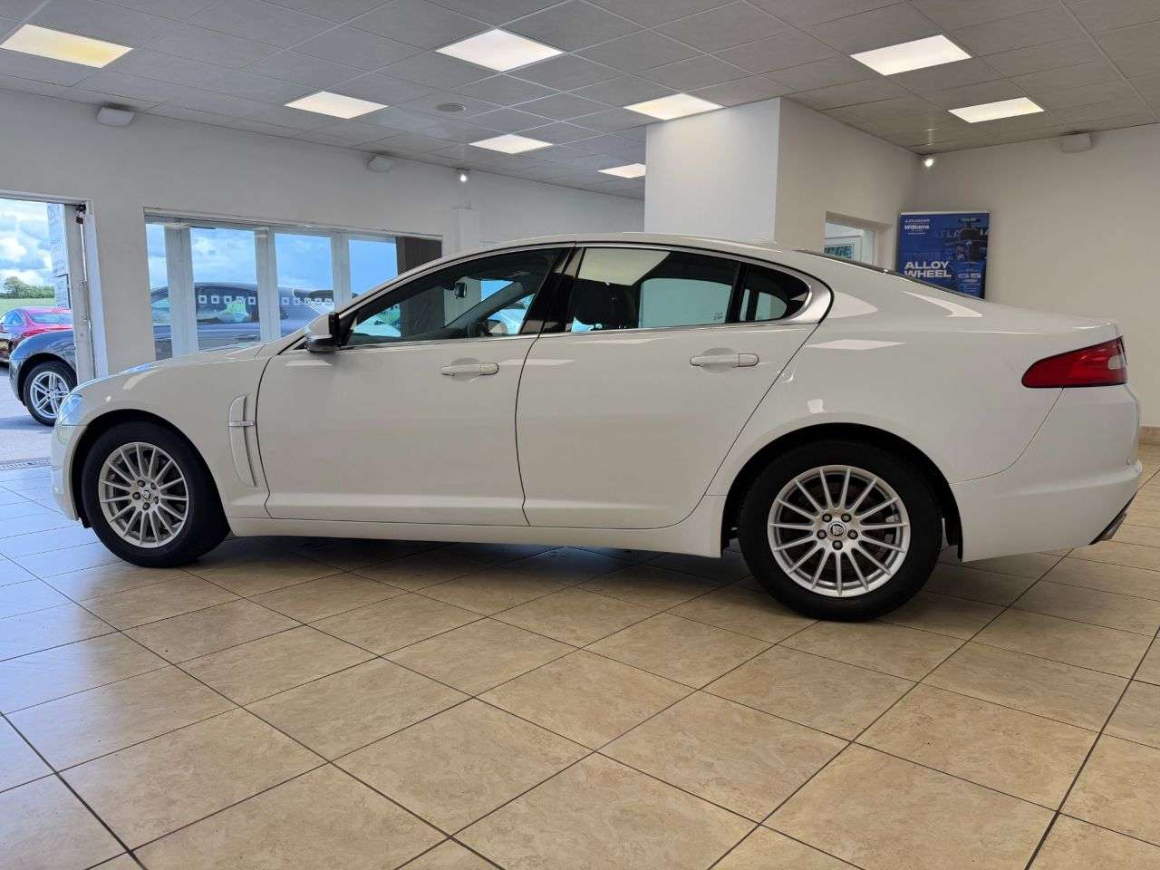 2010 JAGUAR XF 2010 JAGUAR XF