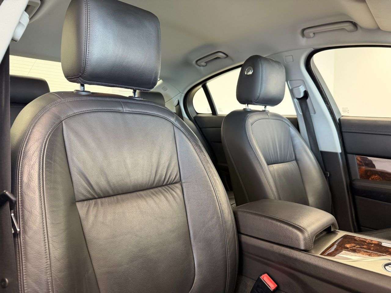 2010 JAGUAR XF 2010 JAGUAR XF
