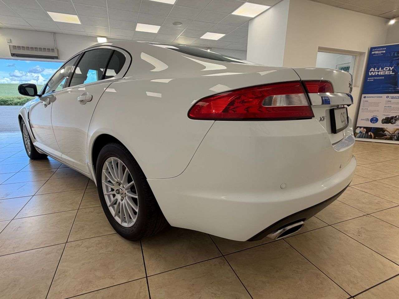 2010 JAGUAR XF 2010 JAGUAR XF