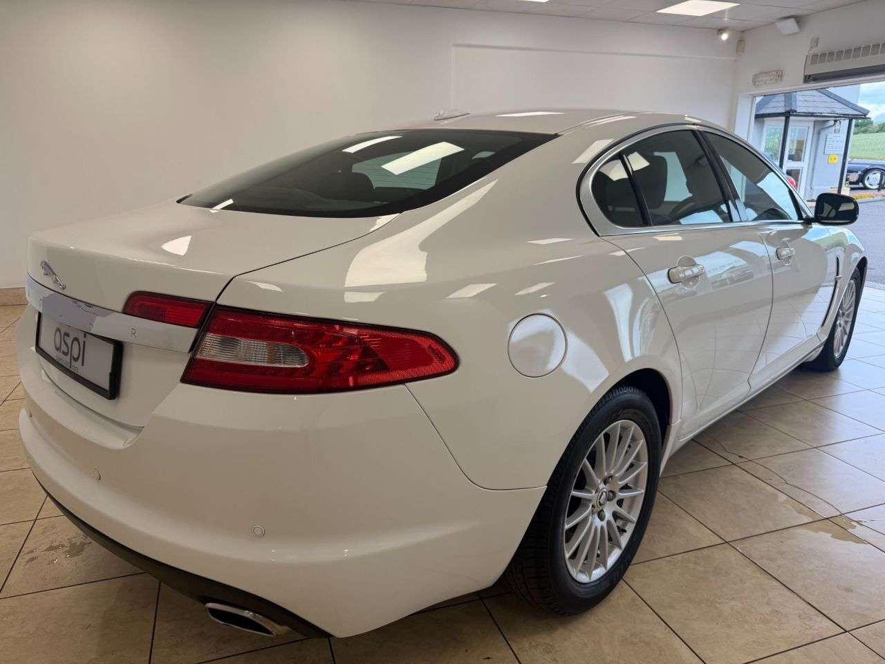2010 JAGUAR XF 2010 JAGUAR XF