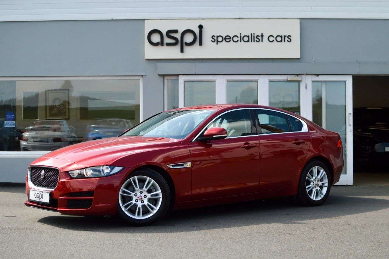 A 2017 JAGUAR XE 2.0i Prestige Saloon 4dr Petrol Auto Euro 6 (s/s) (200 ps) B/TOOTH, MEDIA, A 2017 JAGUAR XE 2.0i Prestige Saloon 4dr Petrol Auto Euro 6 (s/s) (200 ps) B/TOOTH, MEDIA,