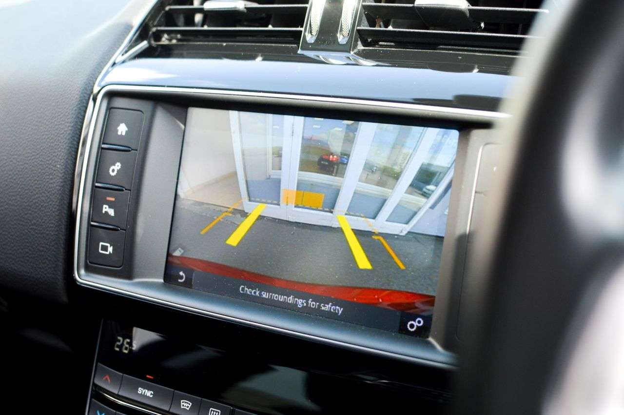 2017 JAGUAR XE 2017 JAGUAR XE