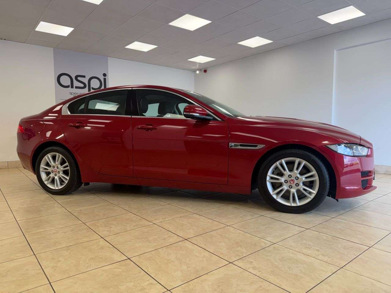 2017 JAGUAR XE 2017 JAGUAR XE