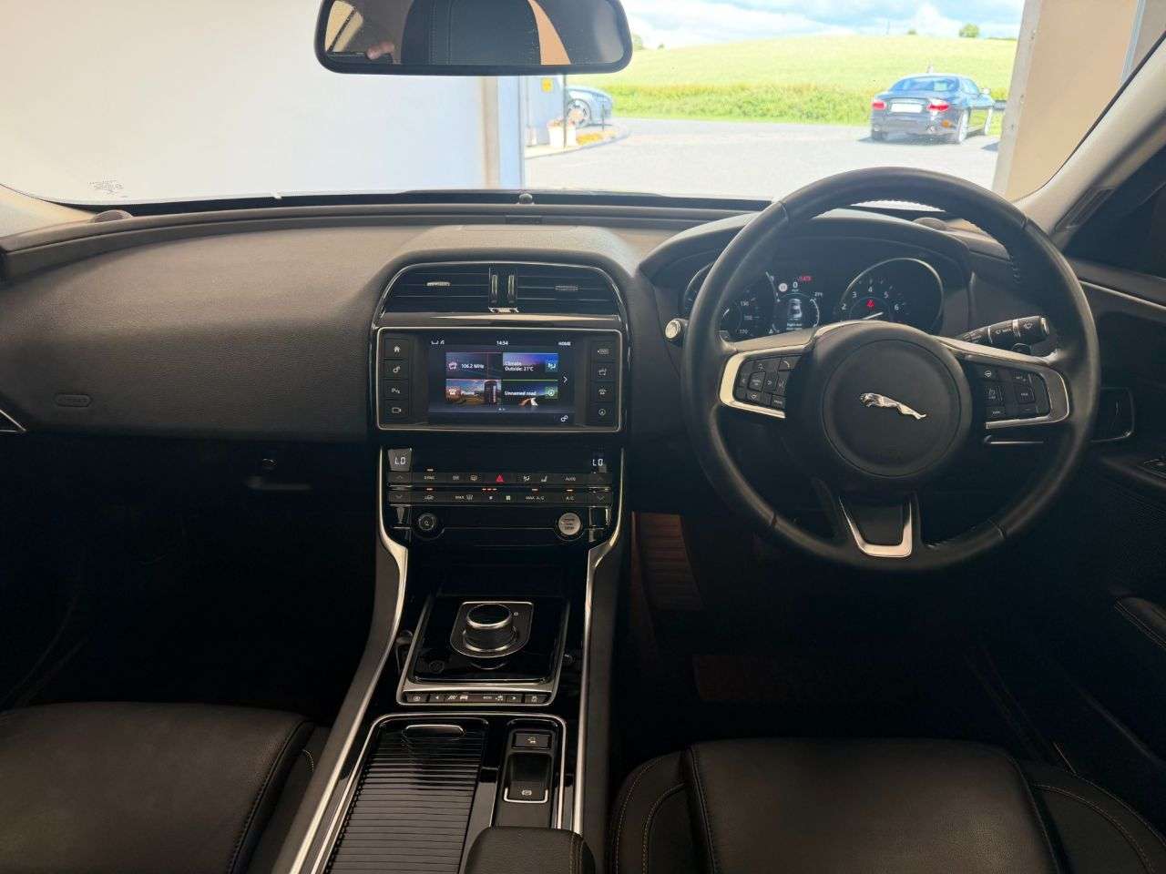 A 2017 JAGUAR XE 2.0i Prestige Saloon 4dr Petrol Auto Euro 6 (s/s) (200 ps) B/TOOTH, MEDIA, A 2017 JAGUAR XE 2.0i Prestige Saloon 4dr Petrol Auto Euro 6 (s/s) (200 ps) B/TOOTH, MEDIA,