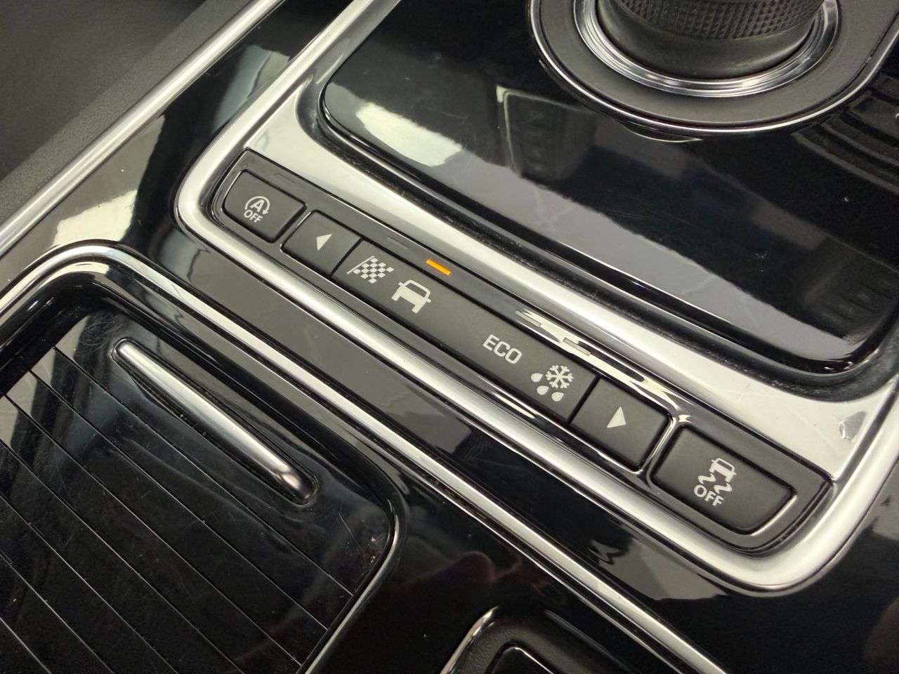 2017 JAGUAR XE 2017 JAGUAR XE