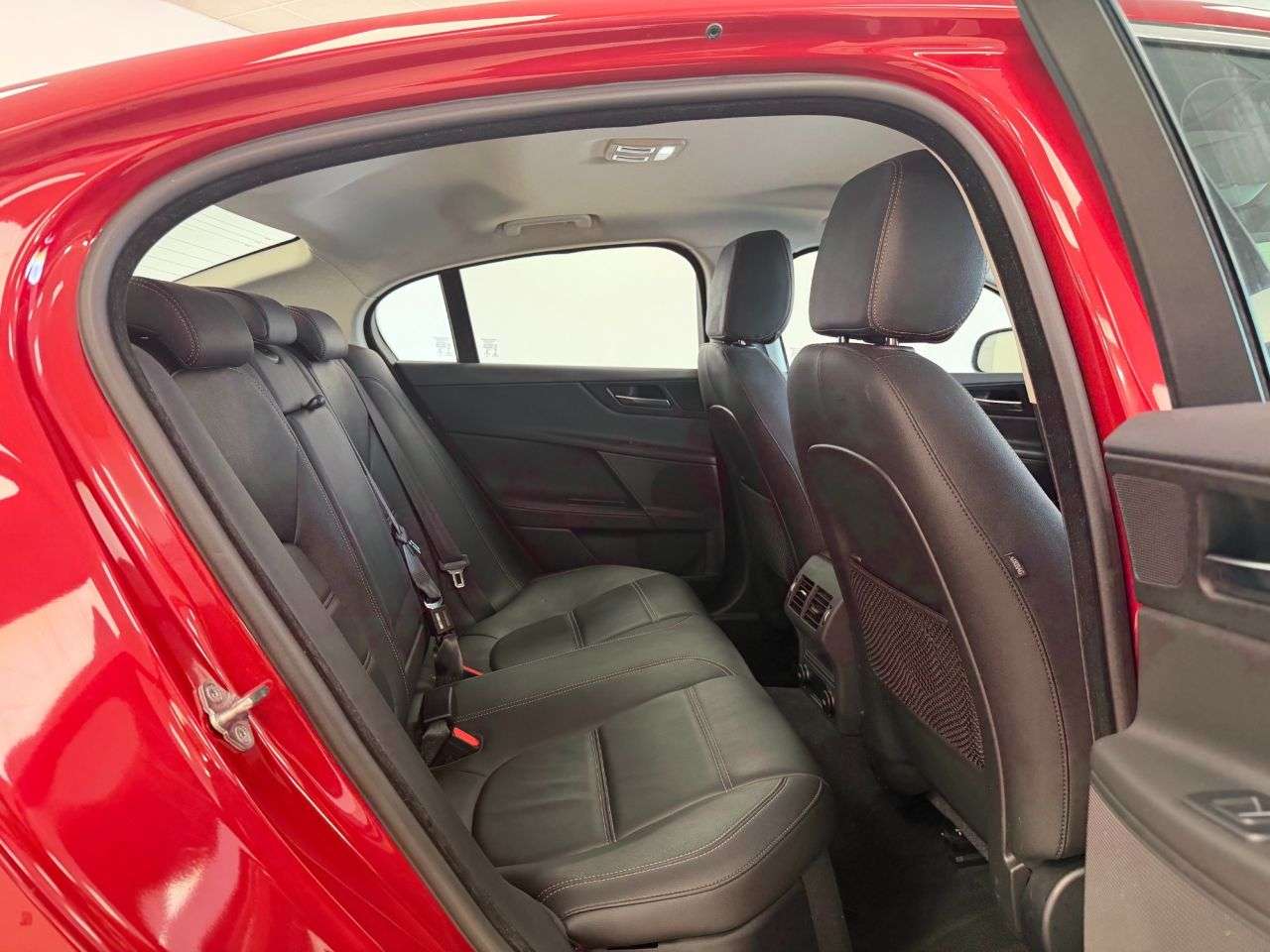 2017 JAGUAR XE 2017 JAGUAR XE