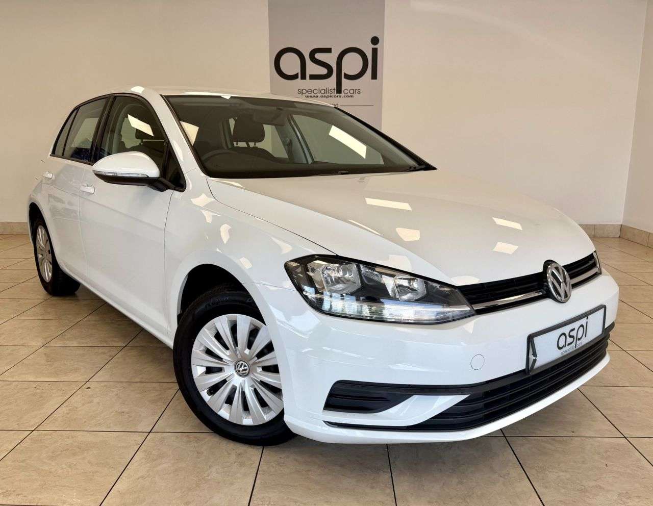 A 2017 VOLKSWAGEN GOLF 1.4 TSI BlueMotion Tech S Hatchback 5dr Petrol Manual Euro 6 (s/s) (125 ps) A 2017 VOLKSWAGEN GOLF 1.4 TSI BlueMotion Tech S Hatchback 5dr Petrol Manual Euro 6 (s/s) (125 ps)