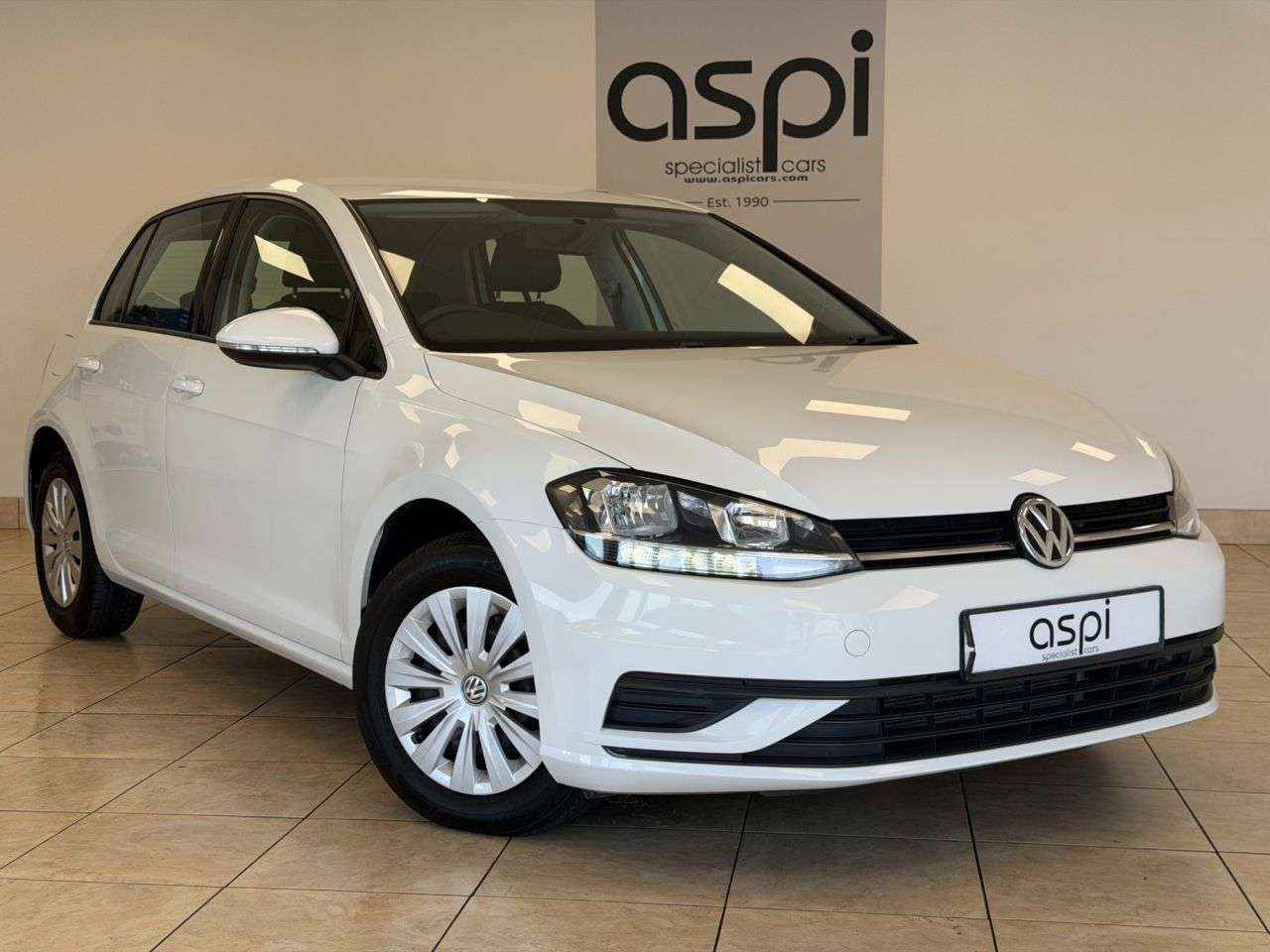 A 2017 VOLKSWAGEN GOLF 1.4 TSI BlueMotion Tech S Hatchback 5dr Petrol Manual Euro 6 (s/s) (125 ps) A 2017 VOLKSWAGEN GOLF 1.4 TSI BlueMotion Tech S Hatchback 5dr Petrol Manual Euro 6 (s/s) (125 ps)