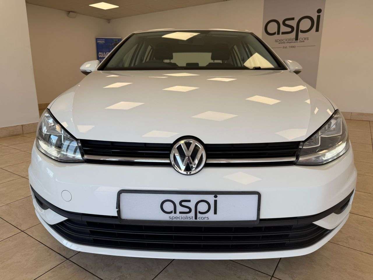 A 2017 VOLKSWAGEN GOLF 1.4 TSI BlueMotion Tech S Hatchback 5dr Petrol Manual Euro 6 (s/s) (125 ps) A 2017 VOLKSWAGEN GOLF 1.4 TSI BlueMotion Tech S Hatchback 5dr Petrol Manual Euro 6 (s/s) (125 ps)
