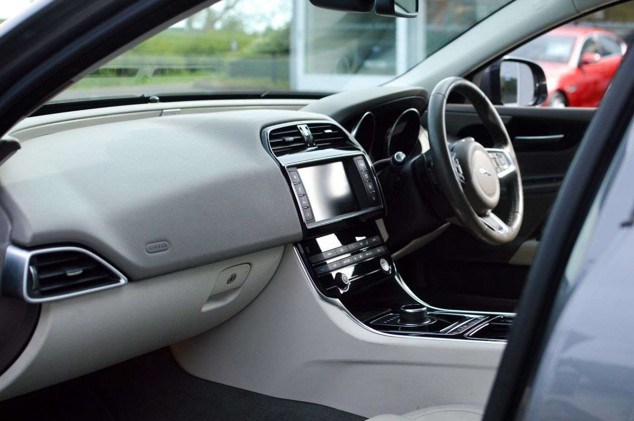 2018 JAGUAR XE 2018 JAGUAR XE