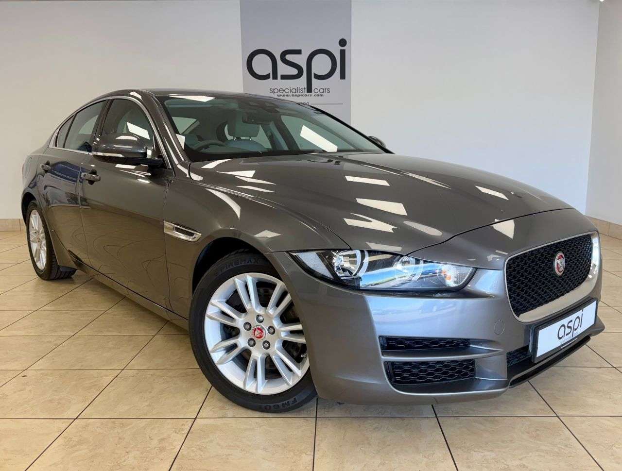 A 2018 JAGUAR XE 2.0i Prestige Saloon 4dr Petrol Auto Euro 6 (s/s) (250 ps) MEDIA, B/TOOTH, A 2018 JAGUAR XE 2.0i Prestige Saloon 4dr Petrol Auto Euro 6 (s/s) (250 ps) MEDIA, B/TOOTH,
