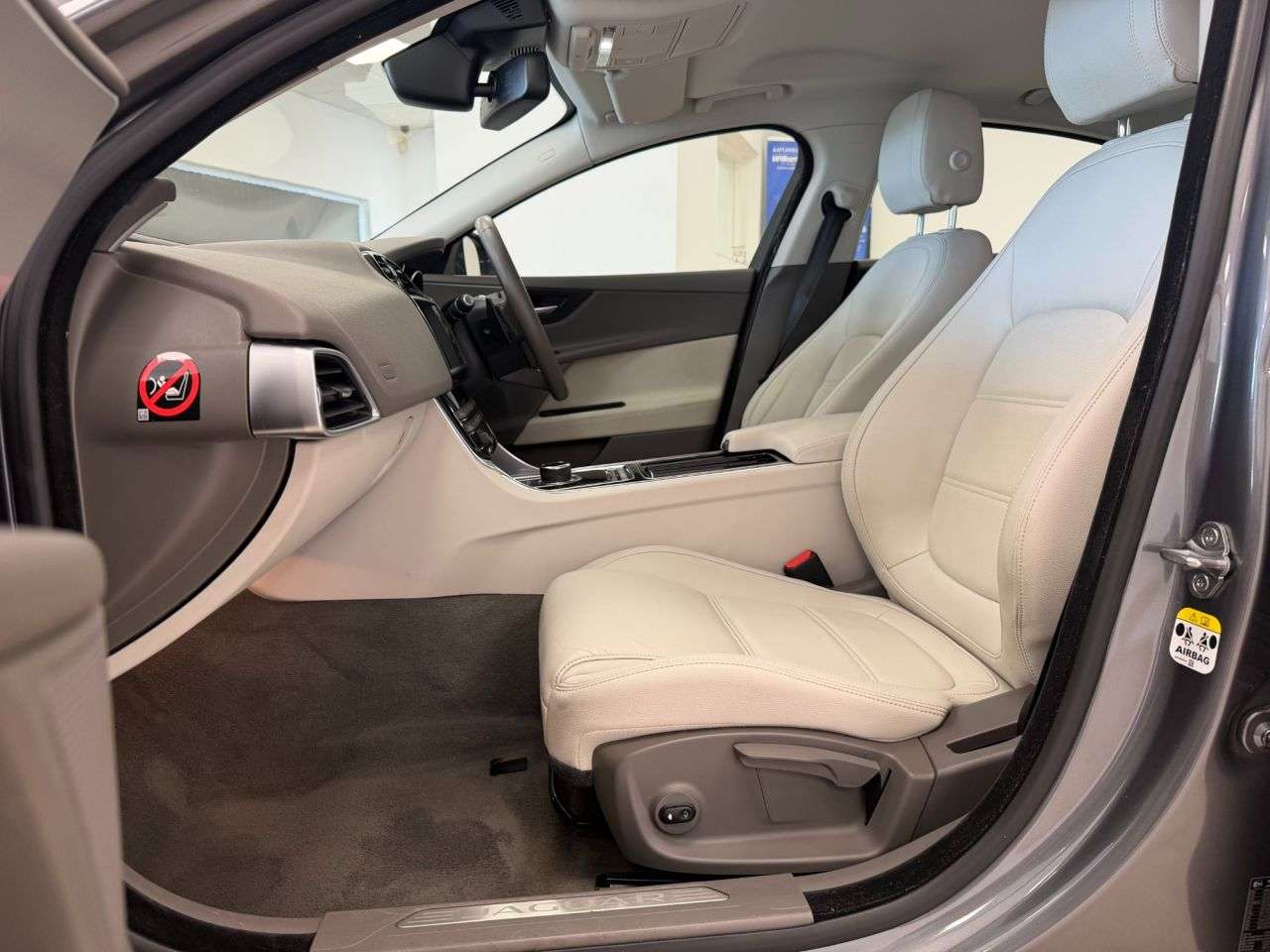 2018 JAGUAR XE 2018 JAGUAR XE