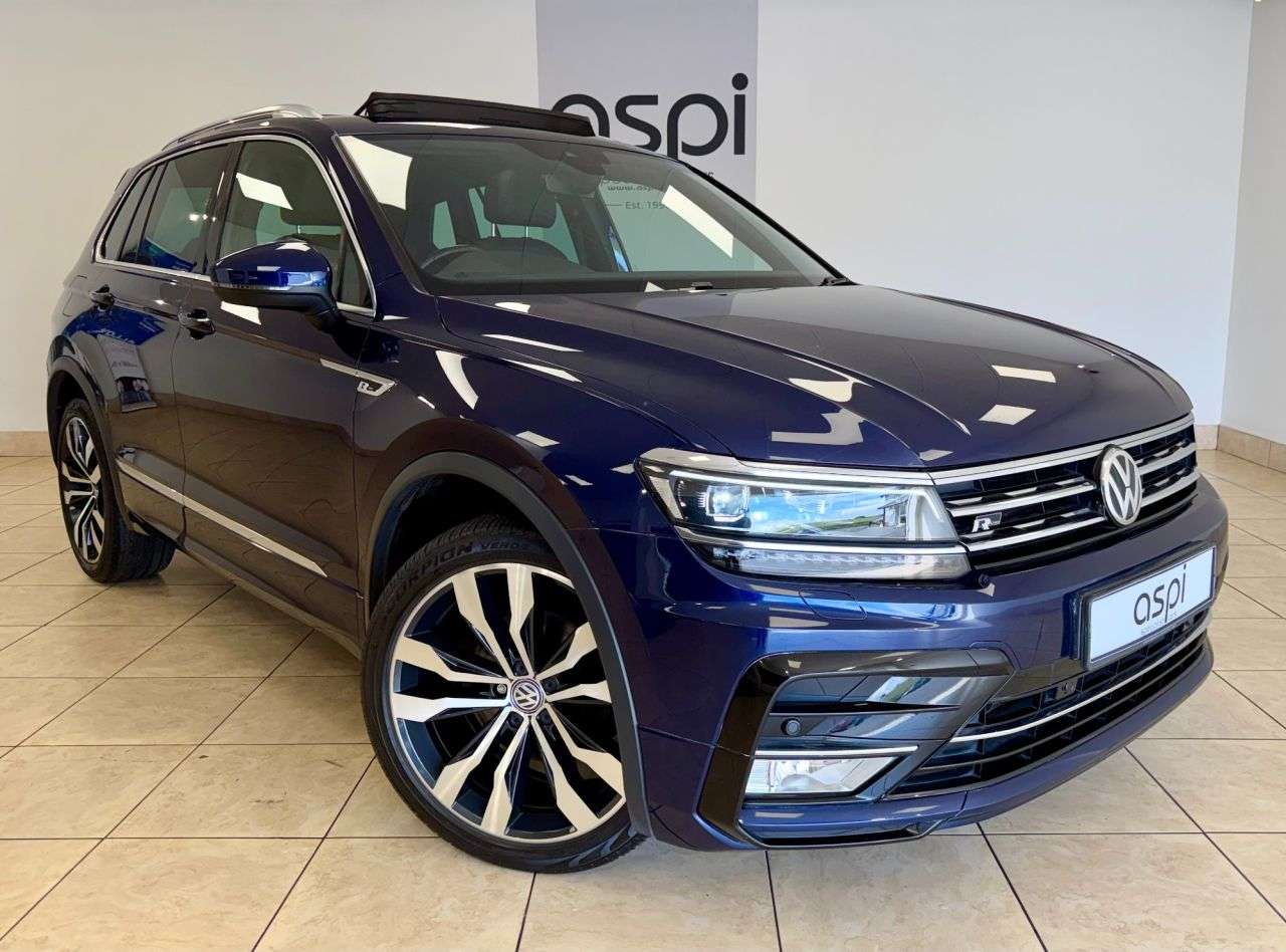 A 2016 VOLKSWAGEN TIGUAN 2.0 TDI BlueMotion Tech R-Line SUV 5dr Diesel DSG Euro 6 (s/s) (150 ps) S/R A 2016 VOLKSWAGEN TIGUAN 2.0 TDI BlueMotion Tech R-Line SUV 5dr Diesel DSG Euro 6 (s/s) (150 ps) S/R
