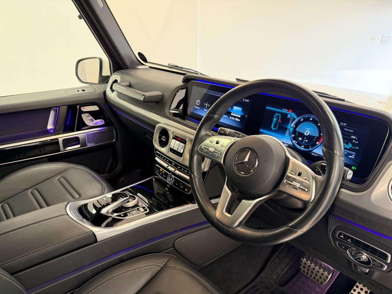 A 2020 MERCEDES-BENZ G-CLASS 2.9 G350d AMG Line (Premium) SUV 5dr Diesel G-Tronic+ 4MATIC Euro 6 (s/s) ( A 2020 MERCEDES-BENZ G-CLASS 2.9 G350d AMG Line (Premium) SUV 5dr Diesel G-Tronic+ 4MATIC Euro 6 (s/s) (