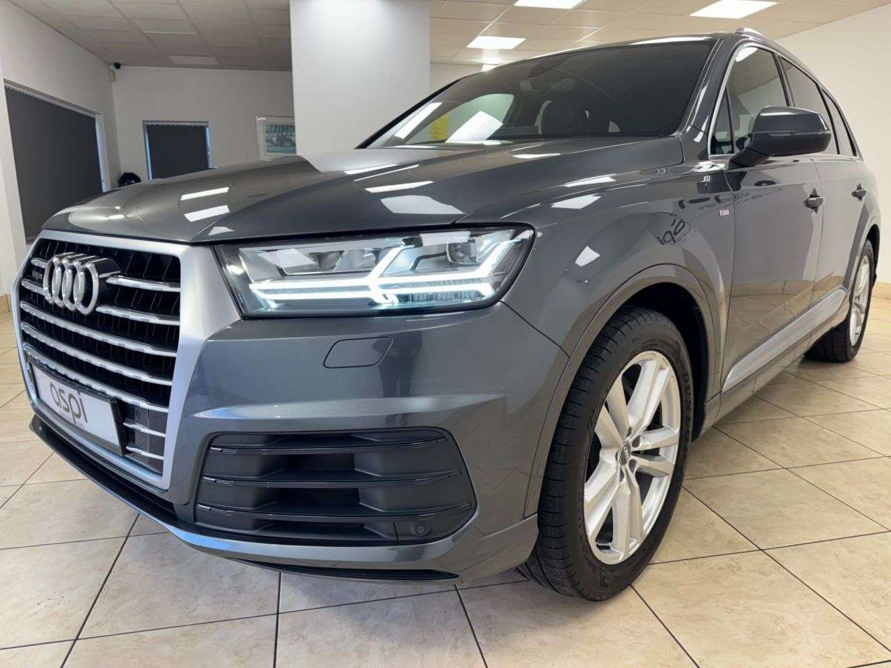 A 2019 AUDI Q7 3.0 TDI V6 45 S line SUV 5dr Diesel Tiptronic quattro Euro 6 (s/s) (231 ps) A 2019 AUDI Q7 3.0 TDI V6 45 S line SUV 5dr Diesel Tiptronic quattro Euro 6 (s/s) (231 ps)
