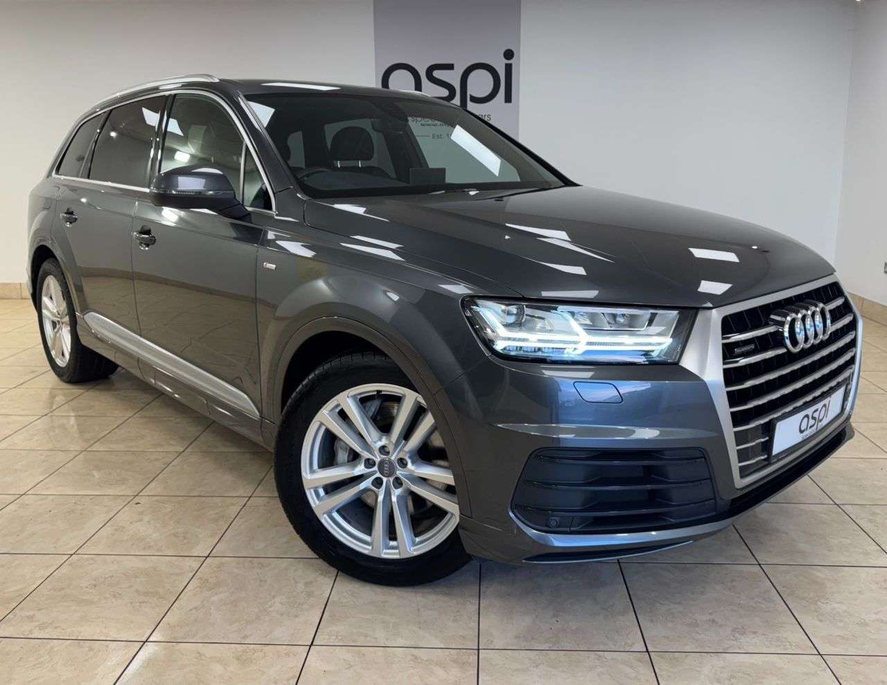 A 2019 AUDI Q7 3.0 TDI V6 45 S line SUV 5dr Diesel Tiptronic quattro Euro 6 (s/s) (231 ps) A 2019 AUDI Q7 3.0 TDI V6 45 S line SUV 5dr Diesel Tiptronic quattro Euro 6 (s/s) (231 ps)