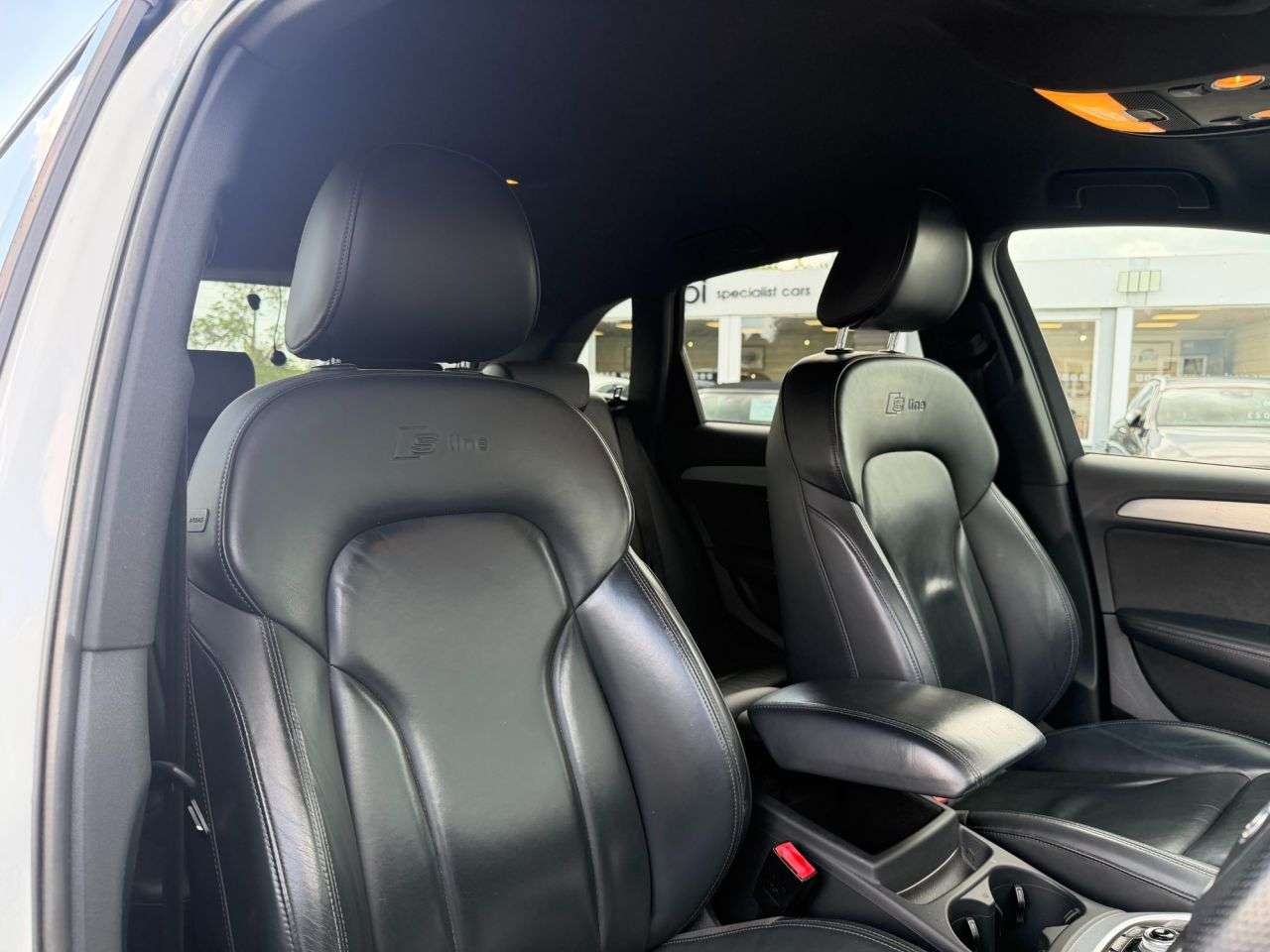 A 2017 AUDI Q5 2.0 TDI S line Plus SUV 5dr Diesel S Tronic quattro Euro 6 (s/s) (190 ps) B A 2017 AUDI Q5 2.0 TDI S line Plus SUV 5dr Diesel S Tronic quattro Euro 6 (s/s) (190 ps) B