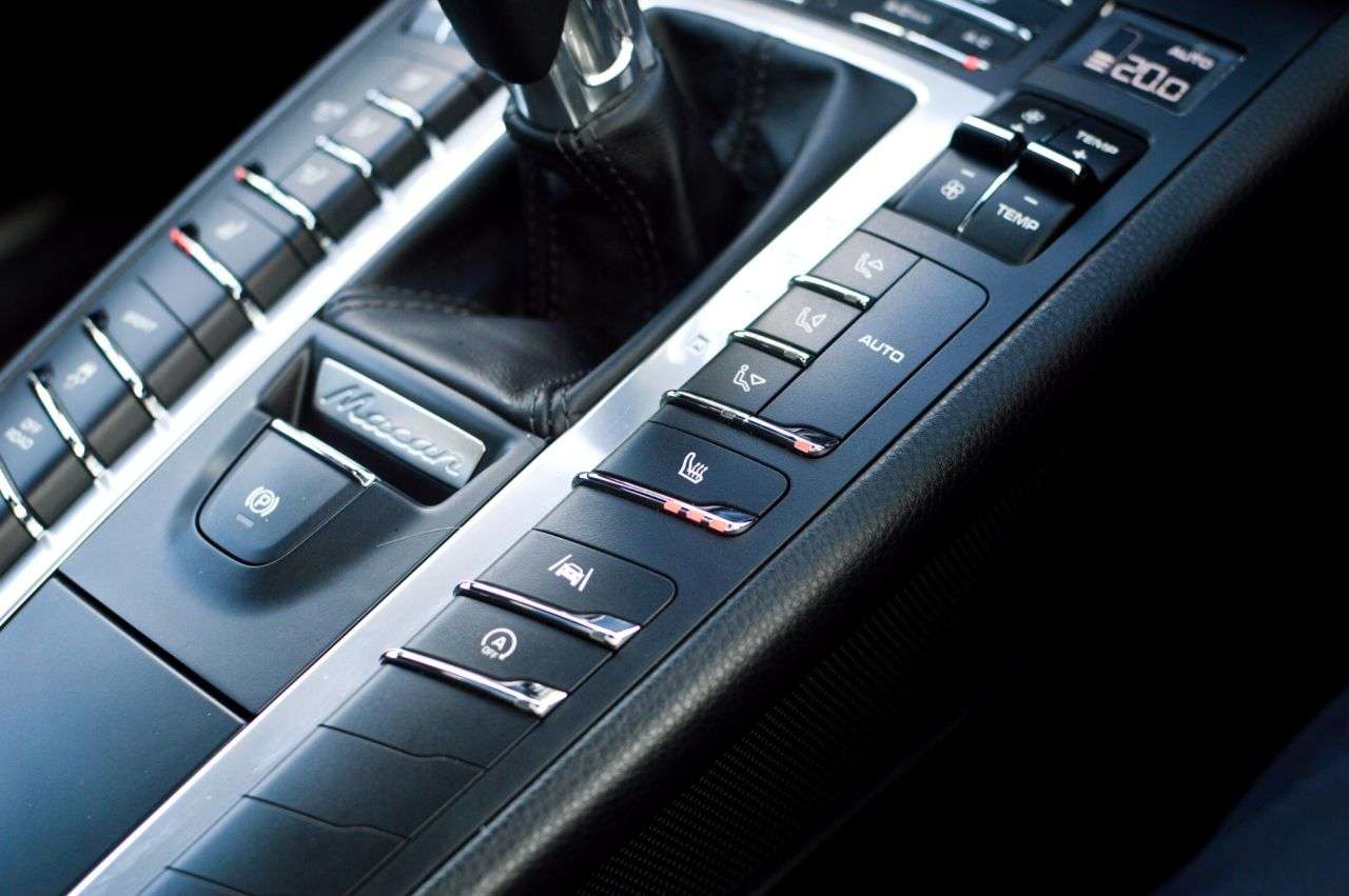 2019 PORSCHE MACAN 2019 PORSCHE MACAN