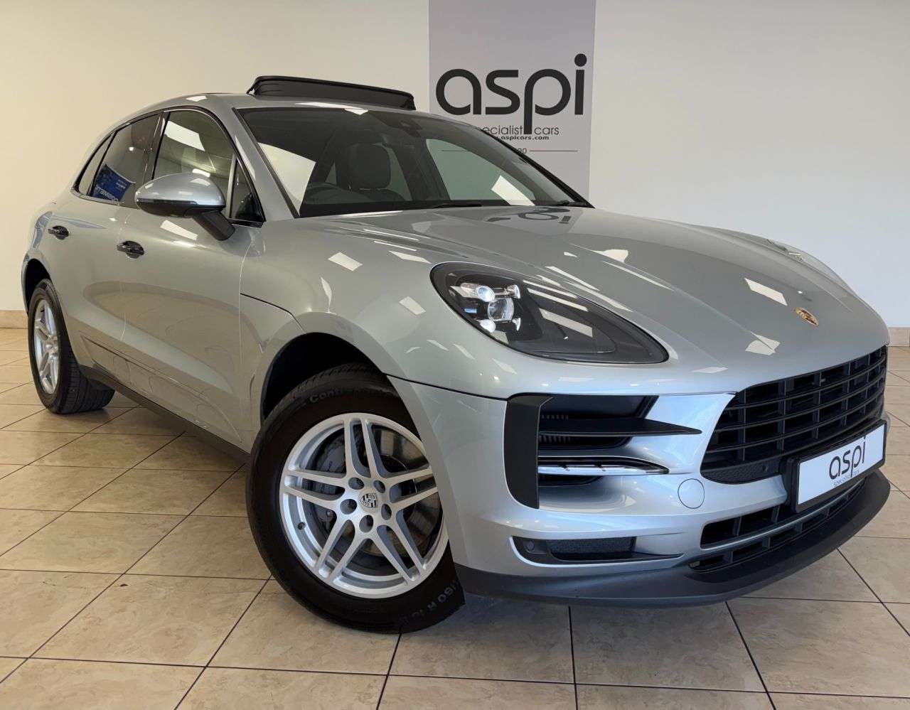 A 2019 PORSCHE MACAN 3.0T V6 S SUV 5dr Petrol PDK 4WD Euro 6 (s/s) (354 ps) STORAGE PK, HEATED F A 2019 PORSCHE MACAN 3.0T V6 S SUV 5dr Petrol PDK 4WD Euro 6 (s/s) (354 ps) STORAGE PK, HEATED F