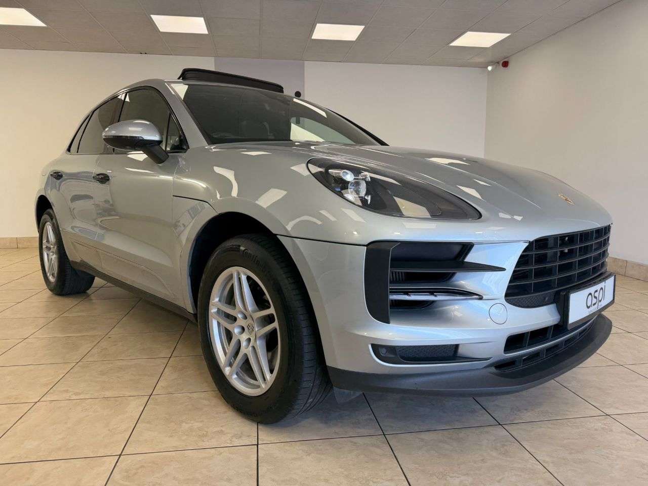 2019 PORSCHE MACAN 2019 PORSCHE MACAN