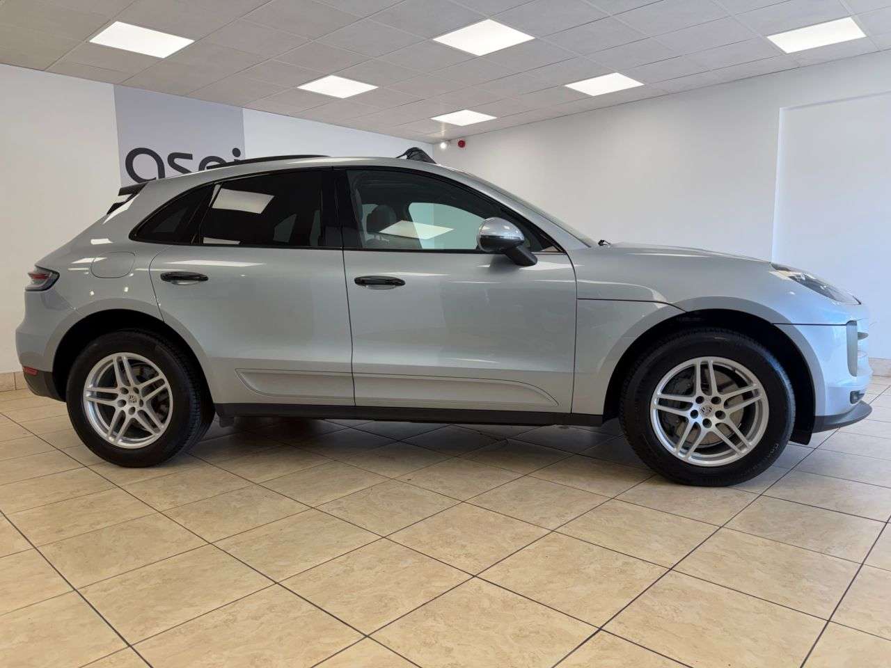 2019 PORSCHE MACAN 2019 PORSCHE MACAN