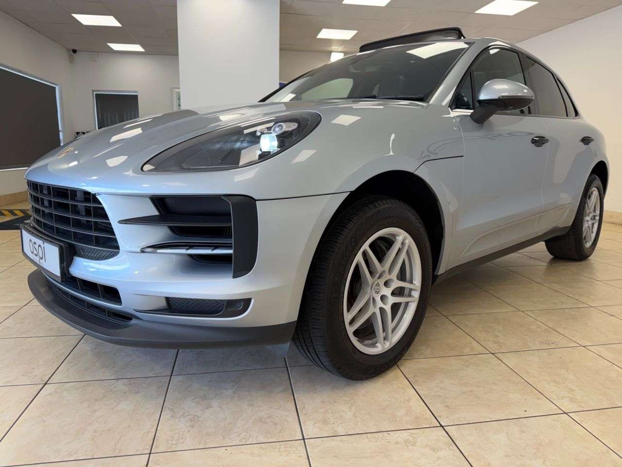 2019 PORSCHE MACAN 2019 PORSCHE MACAN