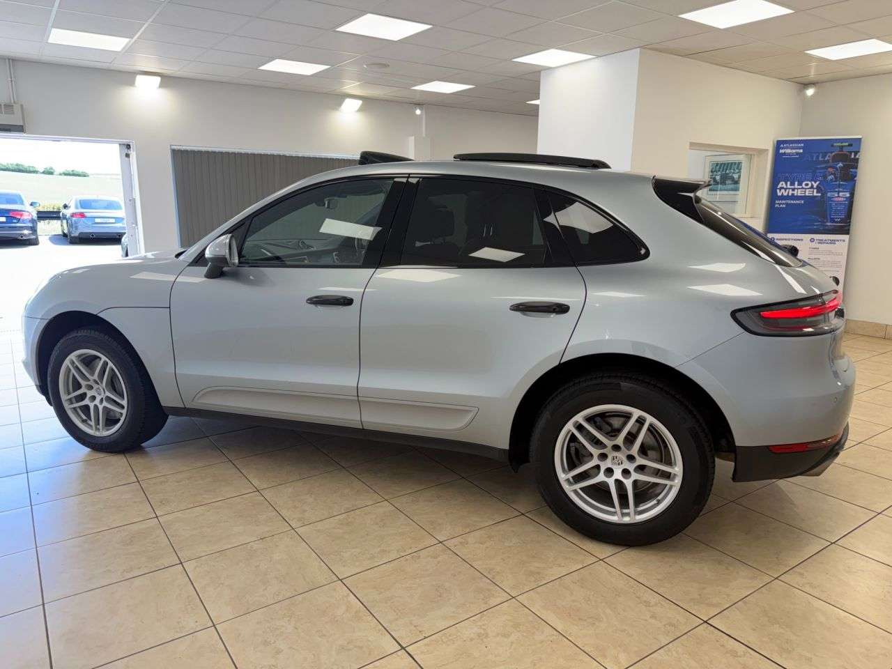 2019 PORSCHE MACAN 2019 PORSCHE MACAN