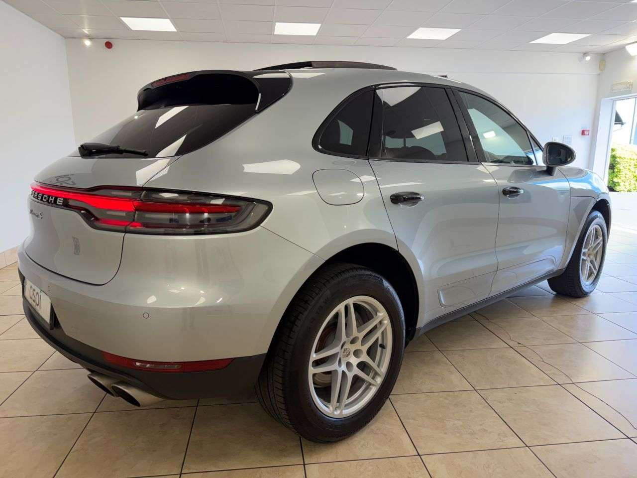 2019 PORSCHE MACAN 2019 PORSCHE MACAN
