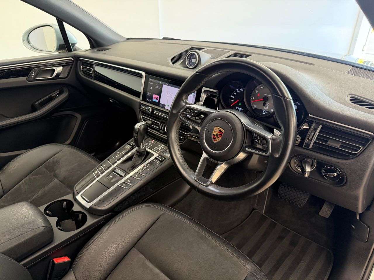 2019 PORSCHE MACAN 2019 PORSCHE MACAN